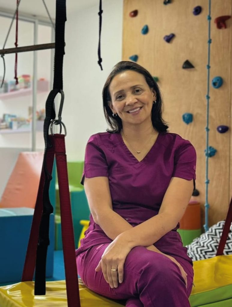 PractiKids, profesional altamente capacitada en terapia ocupacional, certificada en Integración Sensorial.